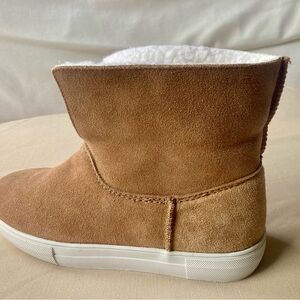 LEFT BOOT ONLY 
SERRA Sz 8 Beige 
Genuine Cow Suede